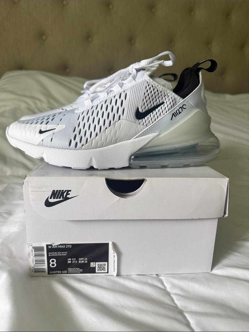 Nike Air Max 270 White/Black Lightweight Running Sneakers